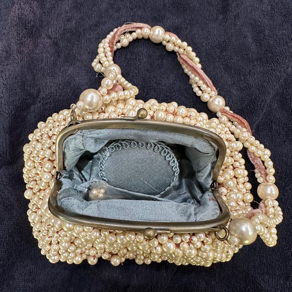 Vintage Collectible Wayne M Kleski White Pearl Beaded Wedding Bag Purse-FRAGILE - Picture 2 of 9